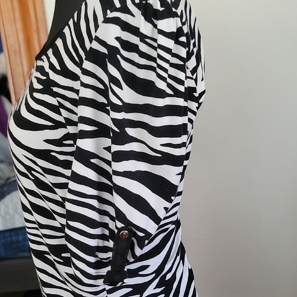 White House Black Market Black and White Zebra print Ruched Blouse - Picture 3 of 9